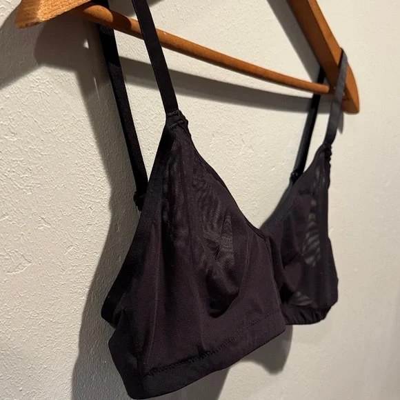 Smoothiez by Aerie Black Mesh Sheer See Through Unlined Wireless Bralette Bra - Picture 5 of 9